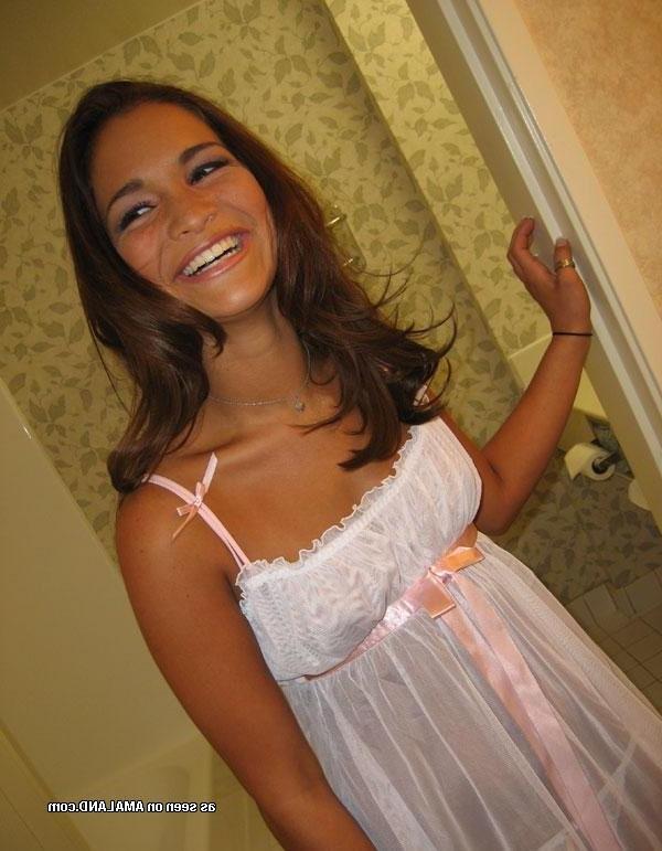 15P Gallery of fine amateur Latina hotties