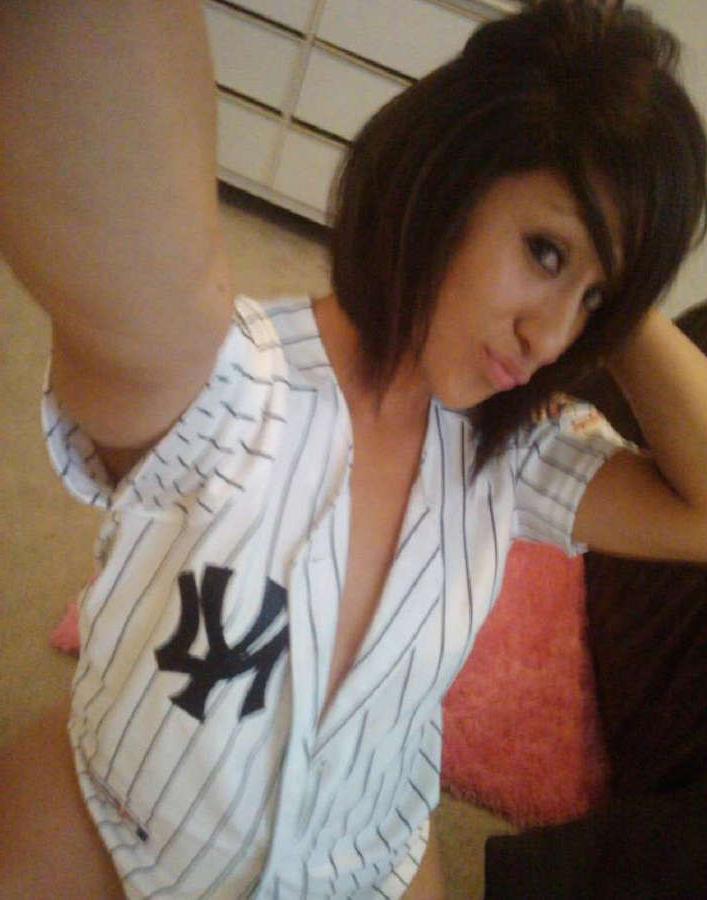 15P Teen Latina babe takes lots of selfshots including a naked one