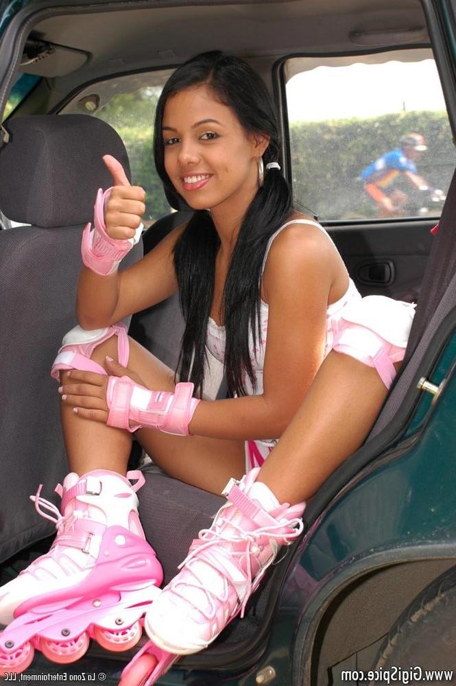 16P latina teen rollerblading