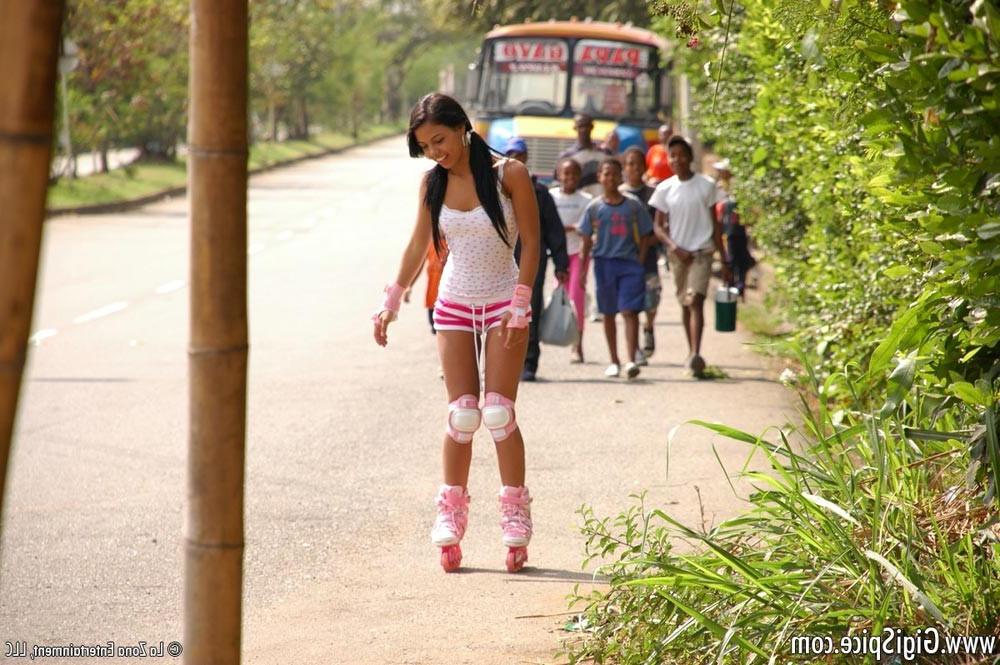 16P latina teen rollerblading