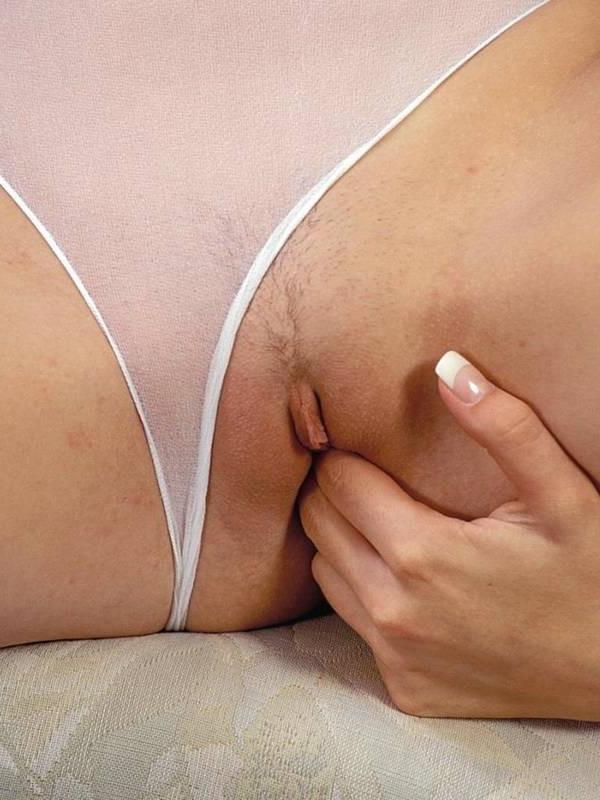 16P Latina lover spreading pussy hard and fingering