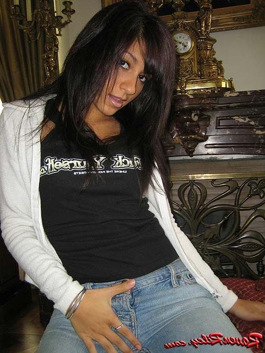 15P Sublime latina stripping and showing off