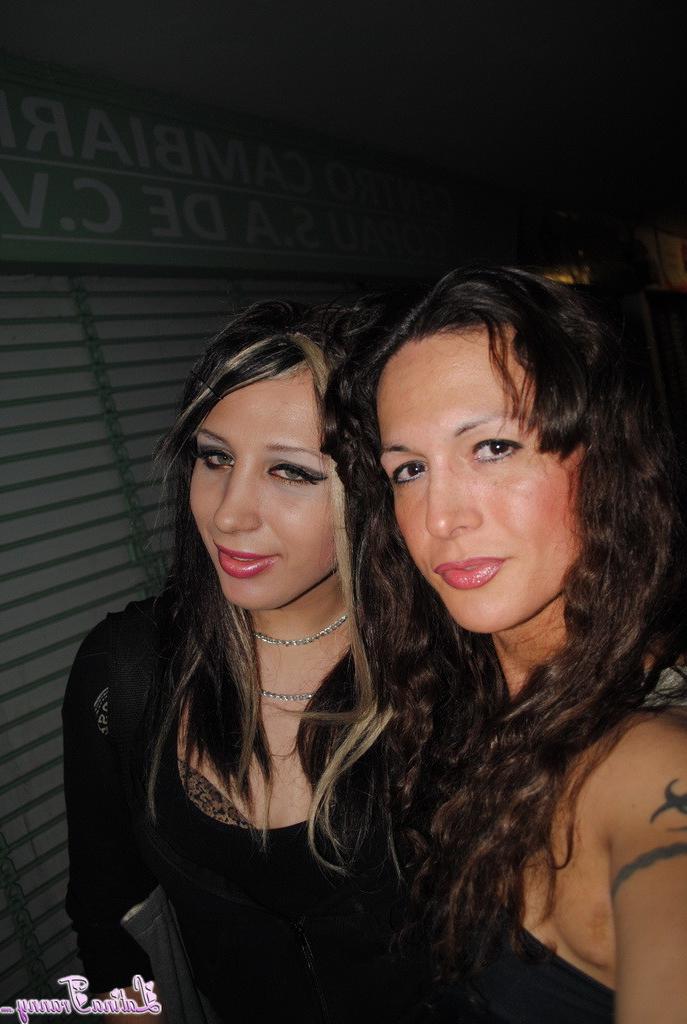12P Seductive Nicole visiting Mexico