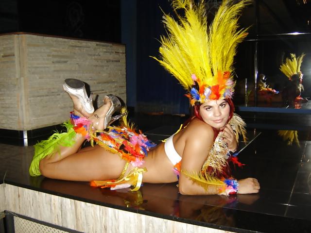 25P Latina stripper