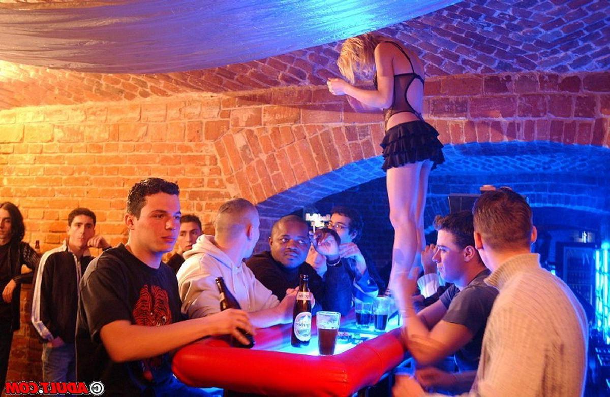20P Just another night at a Vegas sex club