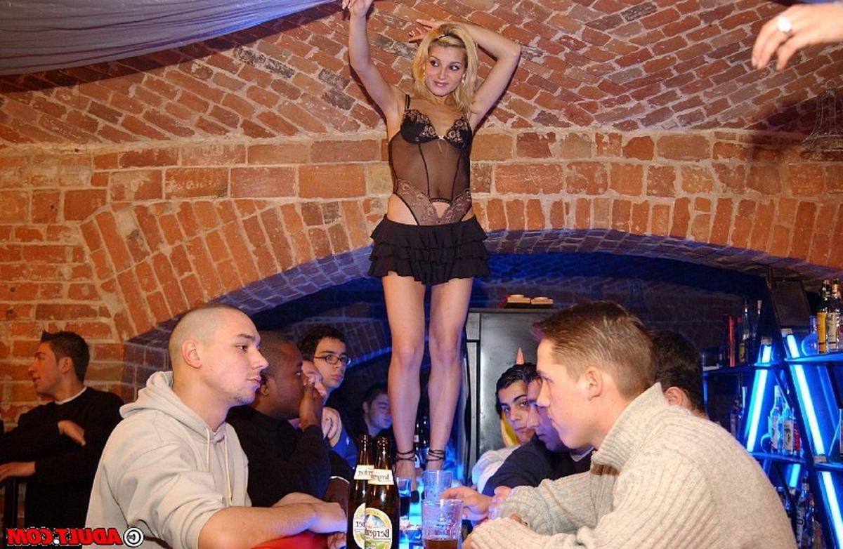 20P Just another night at a Vegas sex club
