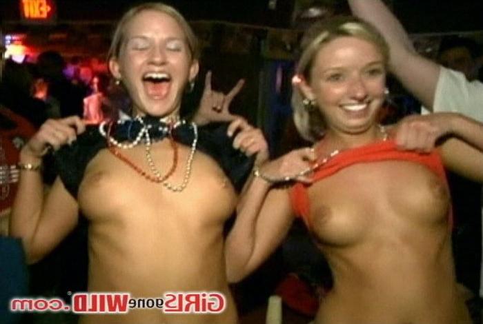 10P Two drunk girlfriends make out in a club