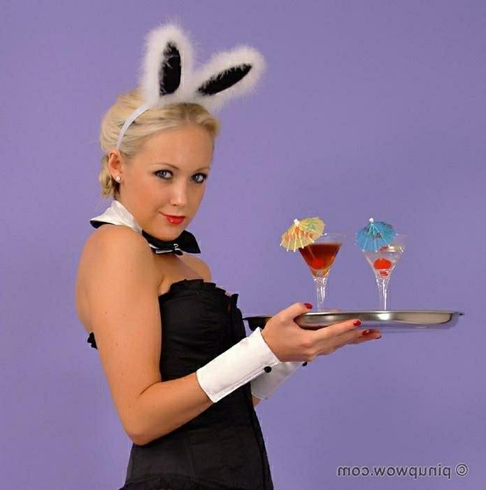16P Blonde Babe In Bunny Outfit and Stockings