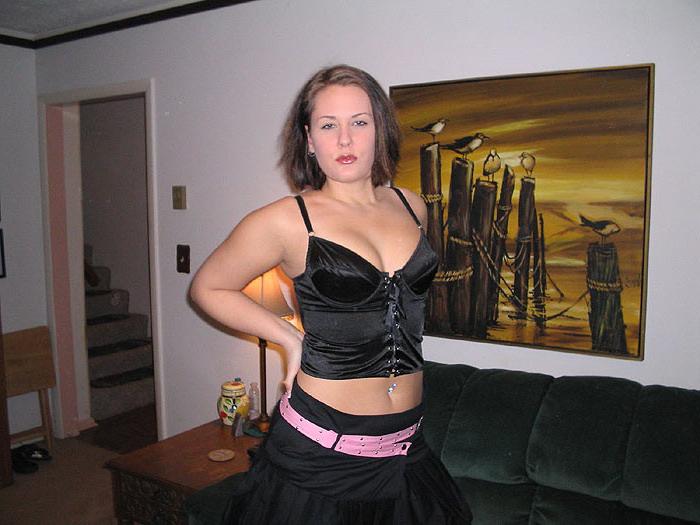 16P Dirty house wife in need for cock