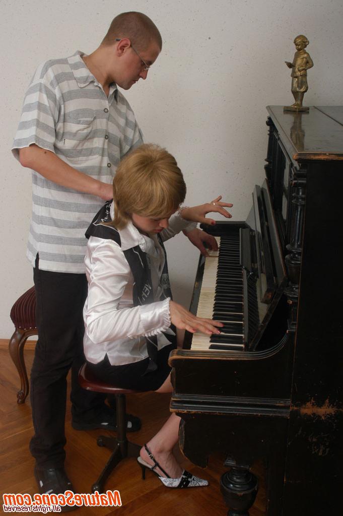 16P The mature man fucks the sweet gentle teen pianist blindfold