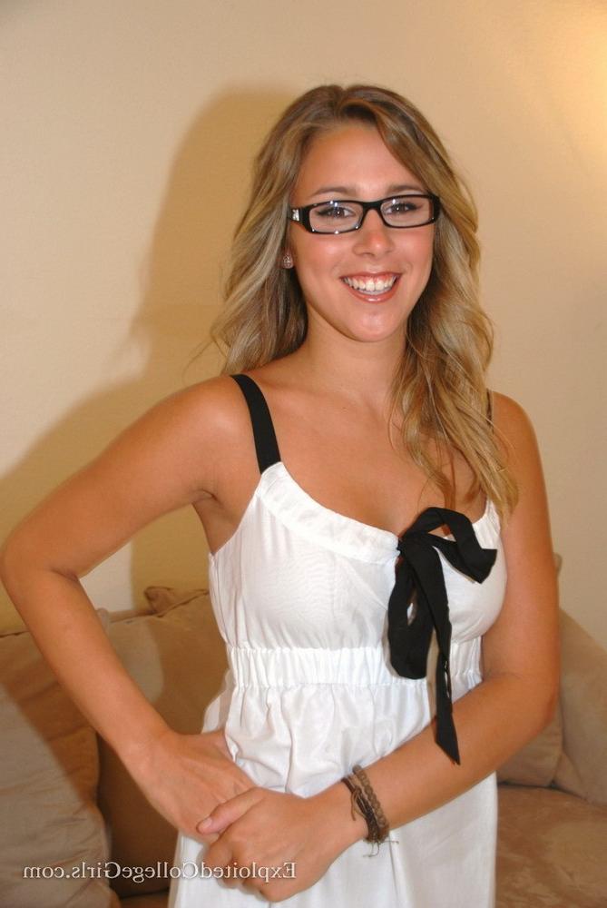 15P Bookworm coed striptease and spread