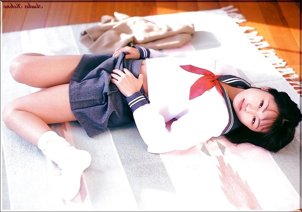 25P High school girls 02