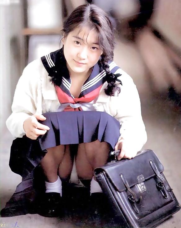 25P High school girls 02