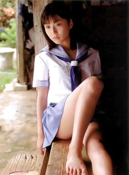 25P High school girls 02