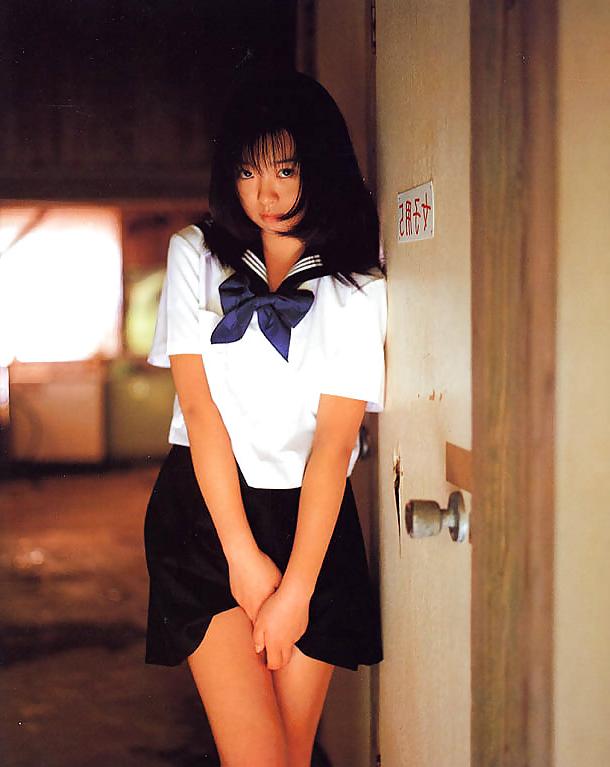 25P High school girls 02
