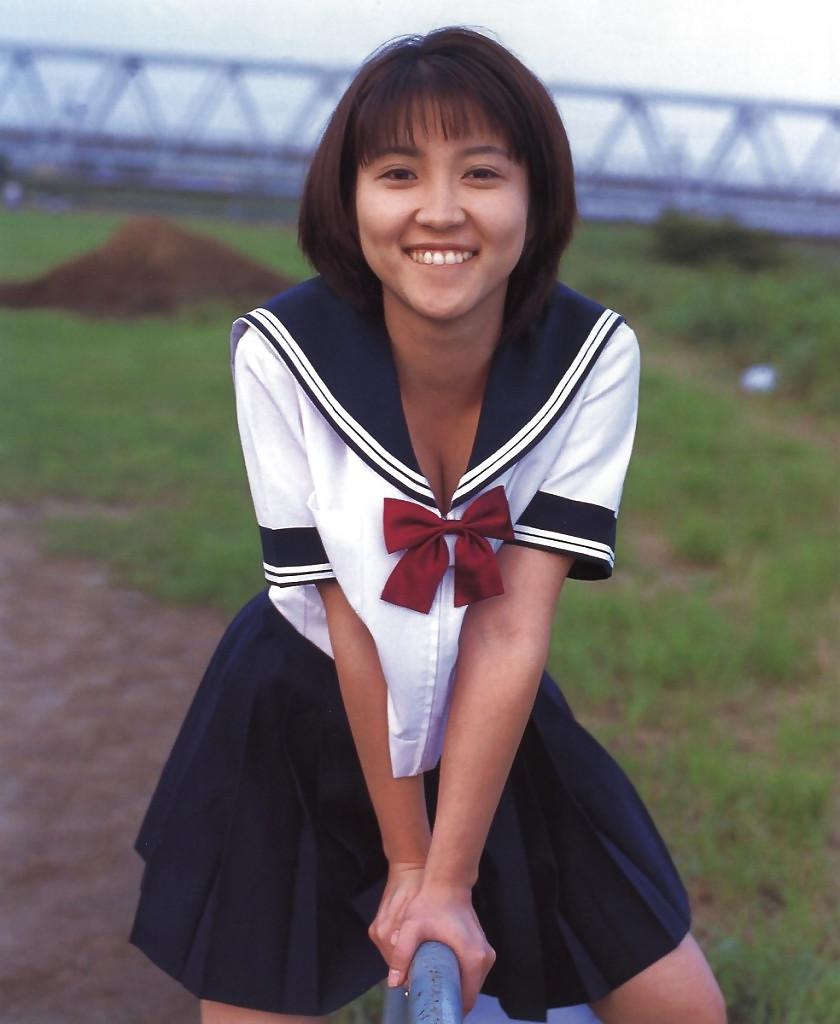 25P High school girls 02