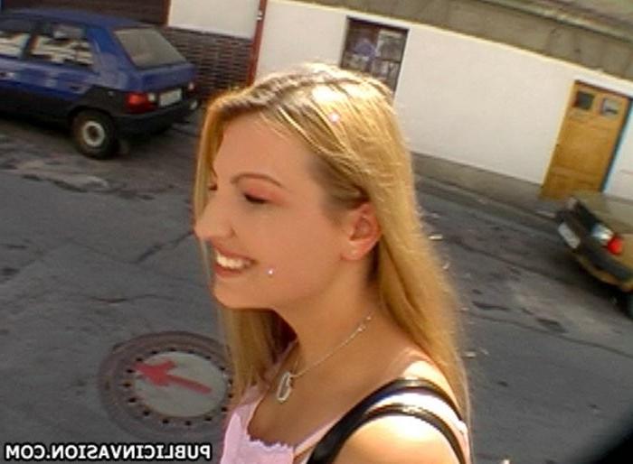 16P babe in the bus stop get tempted to blowjob