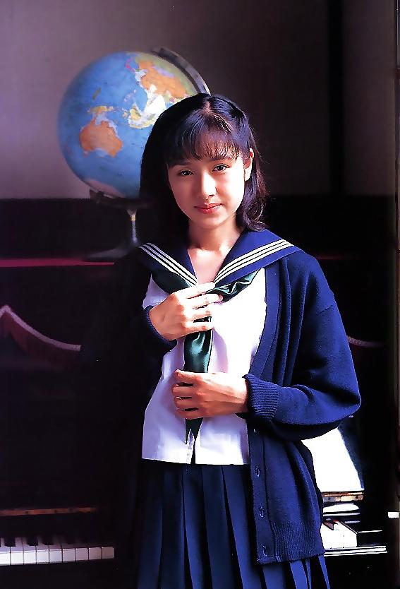 25P High school girls 03