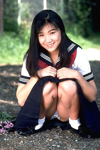 25P High school girls 03