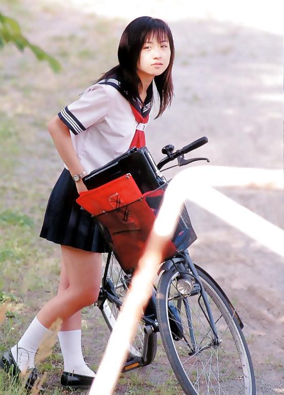 25P High school girls 03
