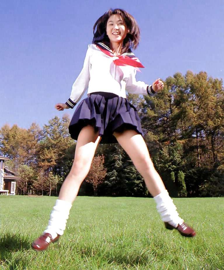 25P High school girls 03