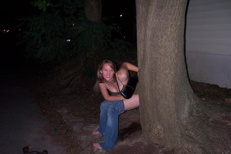 16P voyeur teens pissing outdoor