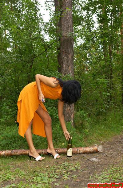 16P Sexy brunette peeing in the park road