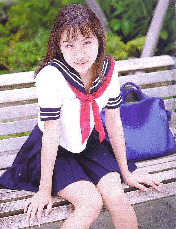 25P High school girls 05