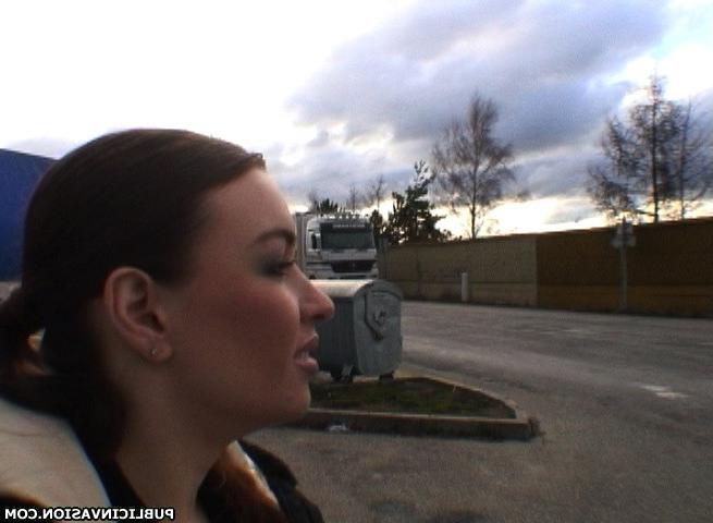 16P cock suck at the bus stop