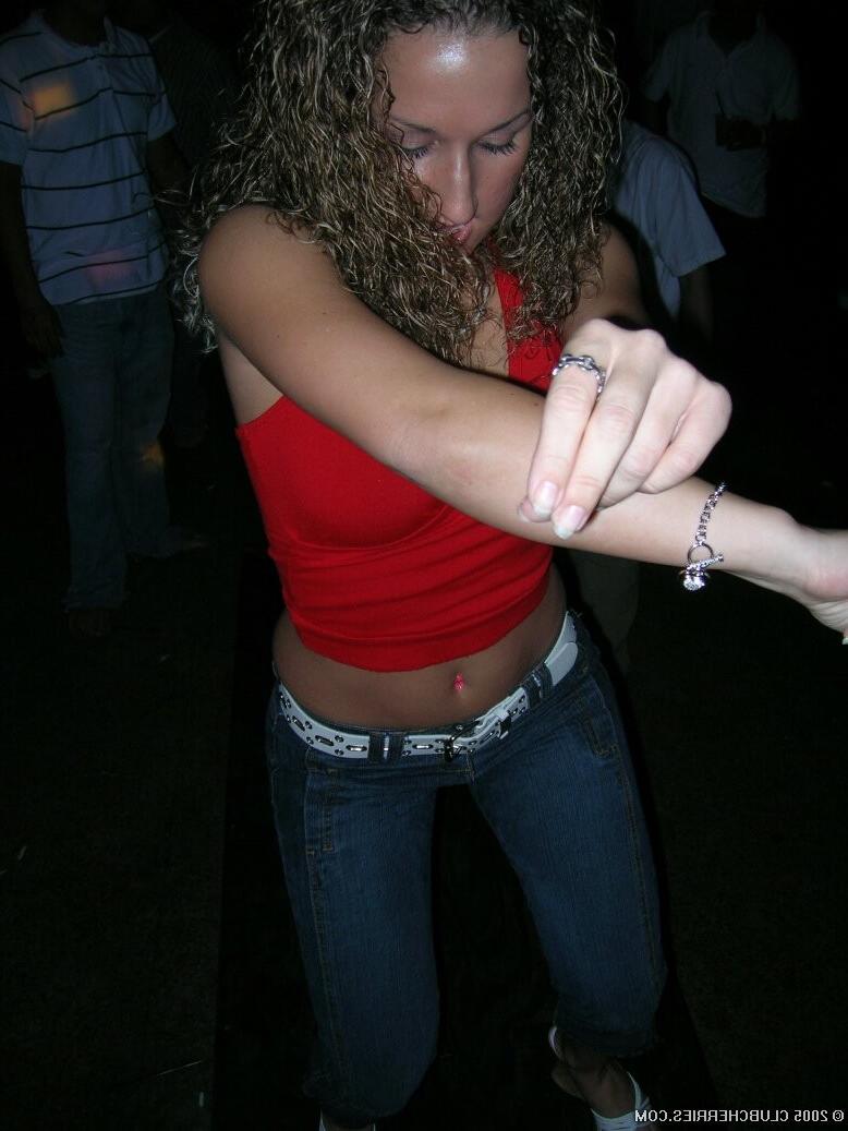 16P Night Club Loses Control Over The Horny Drunk Girls Within
