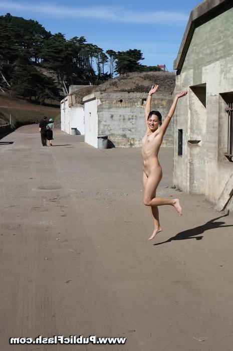 16P Naughty Lil Public Nudist Fully Naked Outdoors Near Frisco Bay