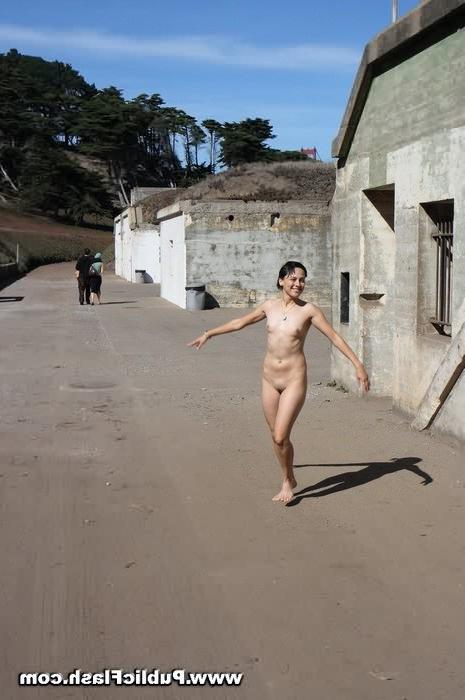 16P Naughty Lil Public Nudist Fully Naked Outdoors Near Frisco Bay