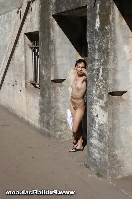 16P Naughty Lil Public Nudist Fully Naked Outdoors Near Frisco Bay