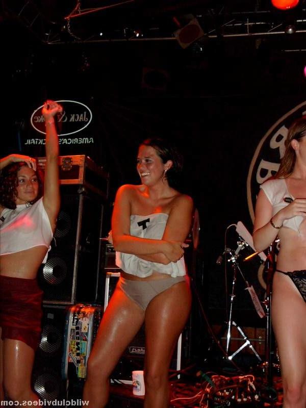 16P Teens wet t-shirt party