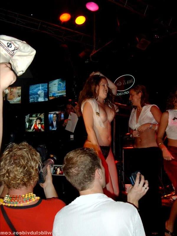 16P Teens wet t-shirt party