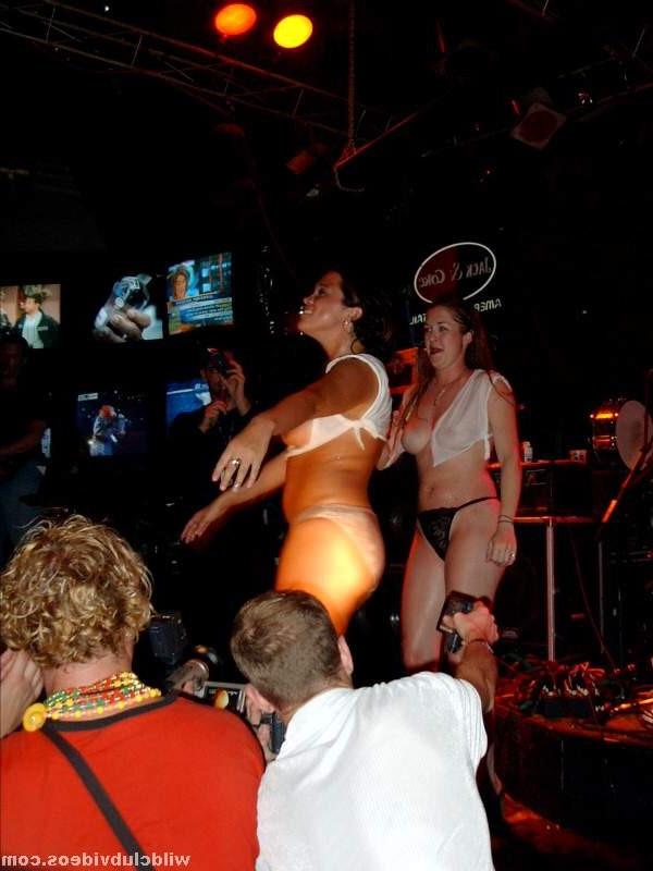 16P Teens wet t-shirt party