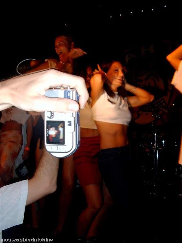 16P Wet t-shirt party