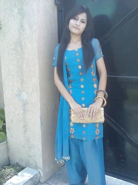 18P Paki sluts in satin salwar kameez