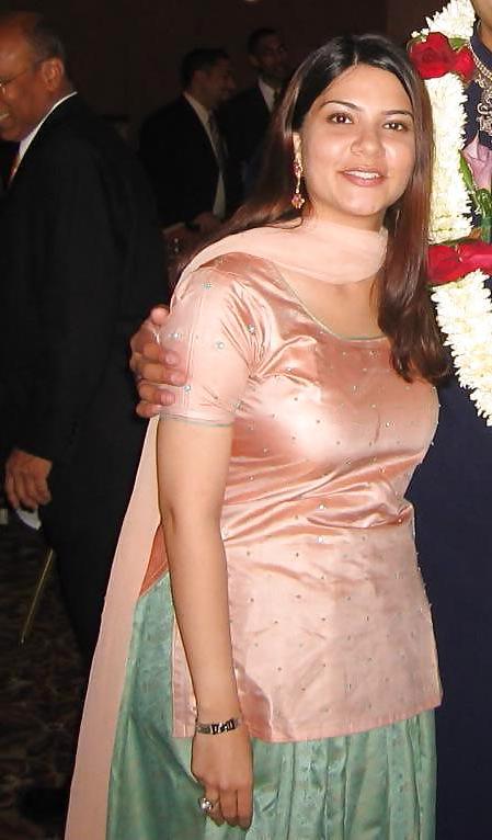 18P Paki sluts in satin salwar kameez