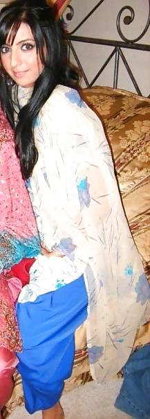 18P Paki sluts in satin salwar kameez