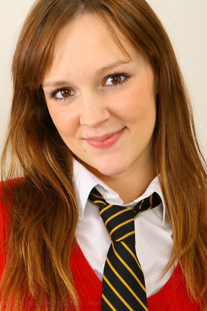 16P Schoolgirl in uniform