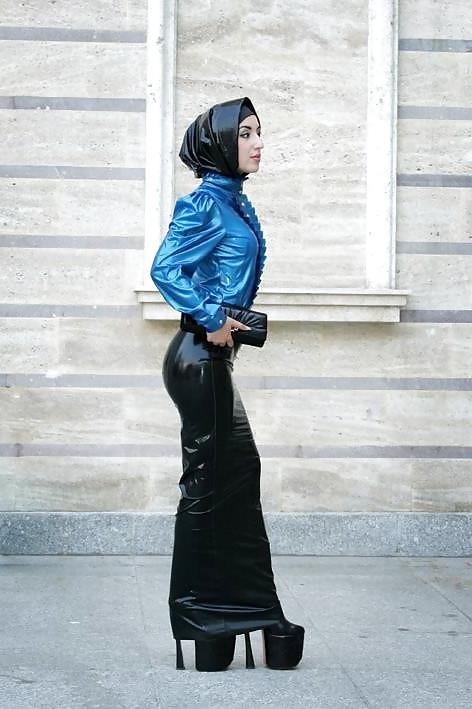 14P Latex Leather Hijab 