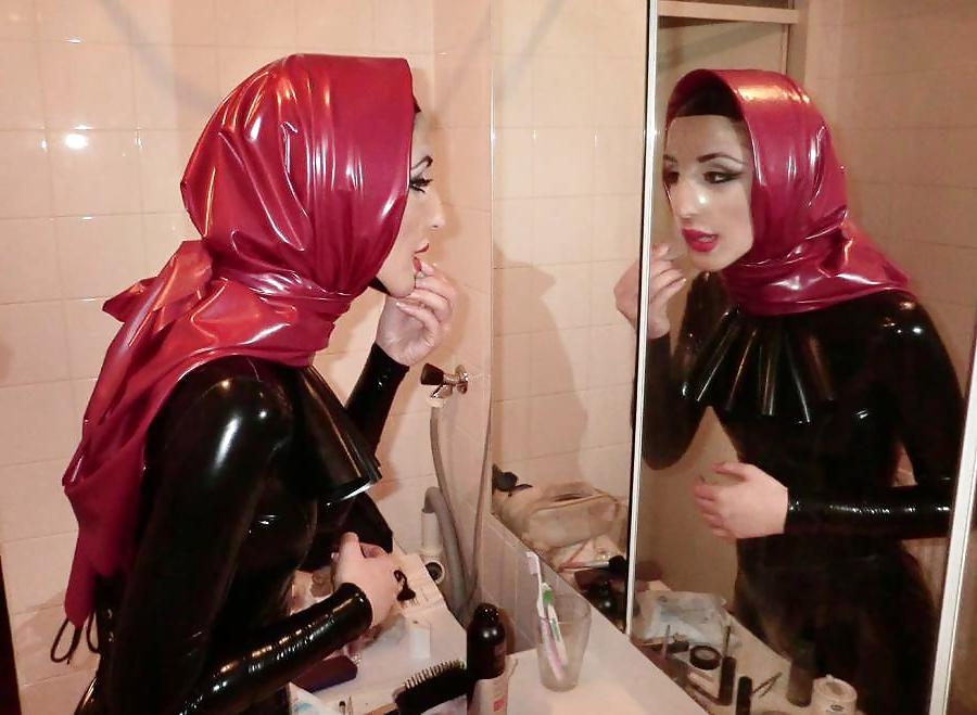 14P Latex Leather Hijab 