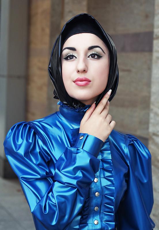 14P Latex Leather Hijab 