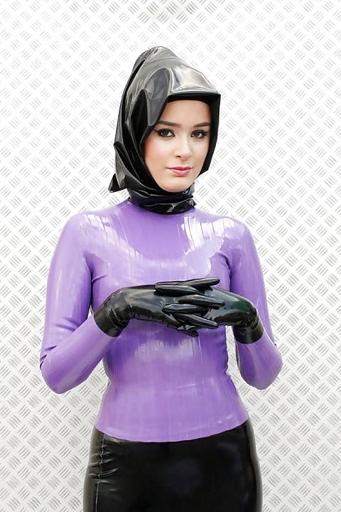 14P Latex Leather Hijab 