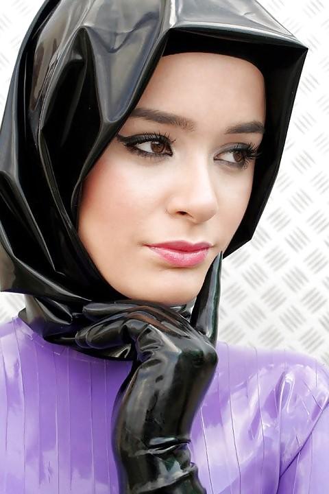 14P Latex Leather Hijab 