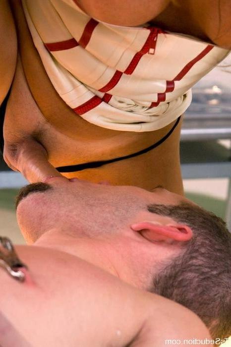 16P Hot Tranny Nurse Fucking