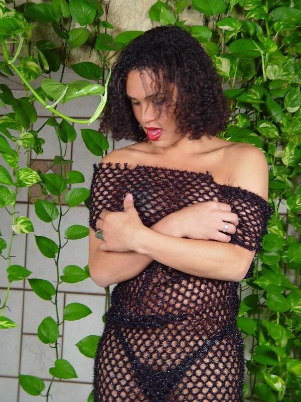 20P Cock flashing horny tranny in sexy fishnet