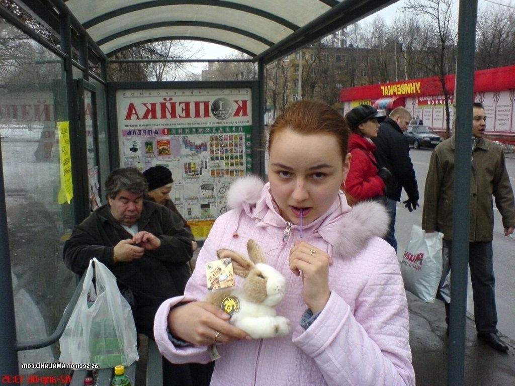 4P Big titted Russian amateur teen GF strips outdoors