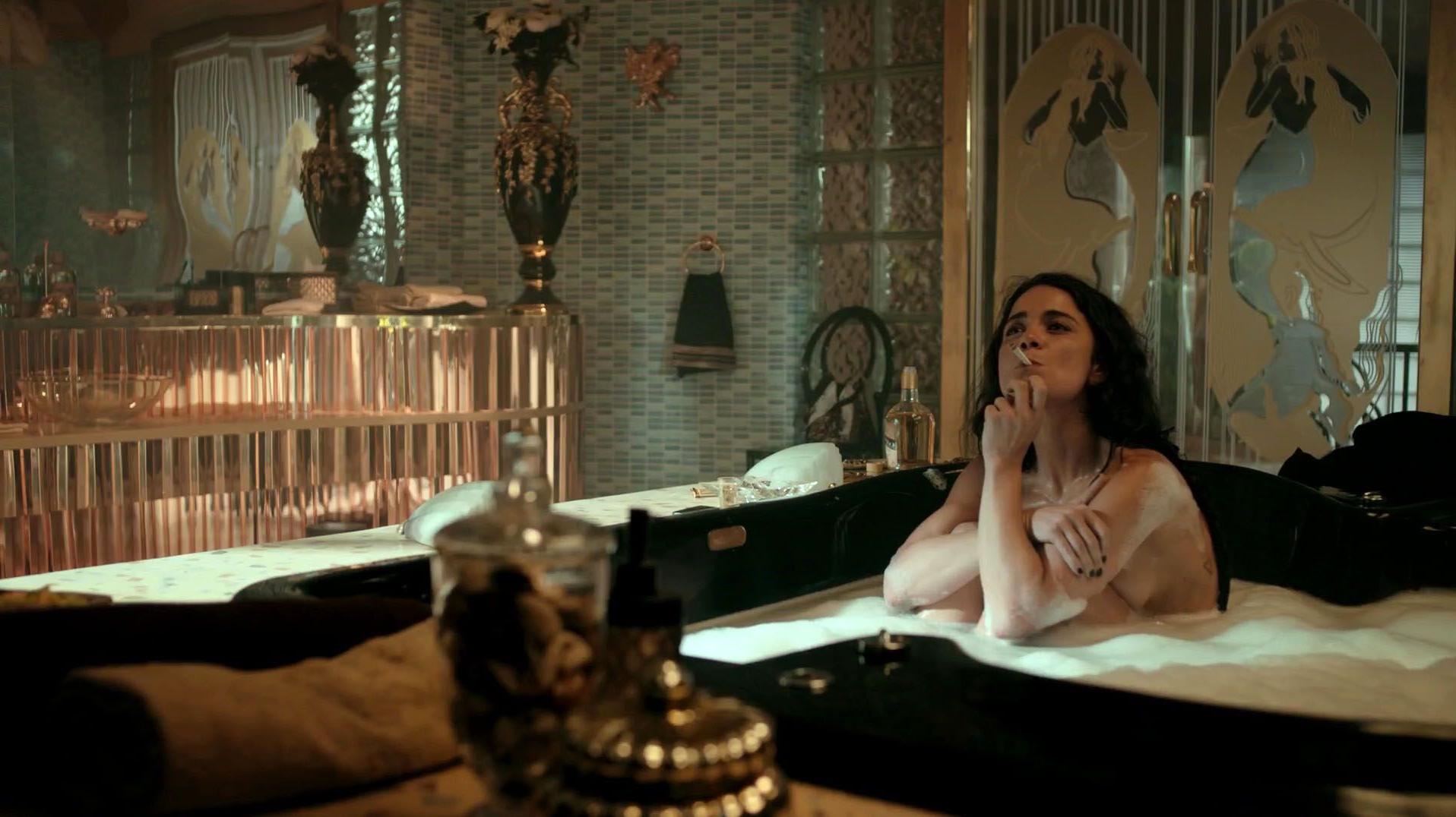 7P Alice Braga Nude Pics